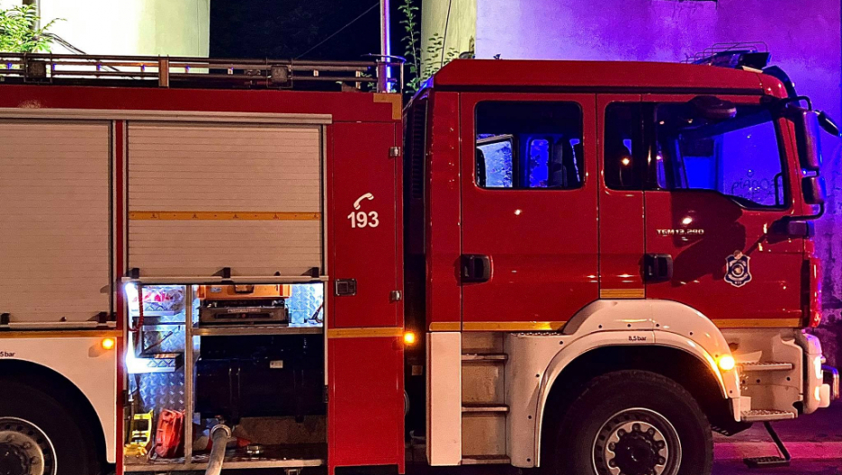 IZBIO POŽAR ISPOD GAZELE Gust dim na auto-putu izazvao paniku!