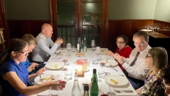 TAJNA VEČERA Koga sudija Majić predstavlja za ovim stolom? (FOTO)