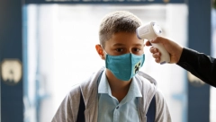 ODVELI DECU USRED EPIDEMIJE I VRATILI IH ZARAŽENE: Učenici škole na Novom Beogradu pozitivni na koronu posle rekreativne, roditelji besni