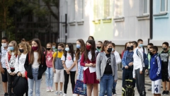 MINISTAR PROSVETE SASTAO SE SA SINDIKATIMA Đaci verovatno u učionicama od prvog septembra!