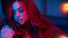 BRESKVICA SE UDALA!? Pevačicina objava izazvala more komentara, pomenuli i Vojaža