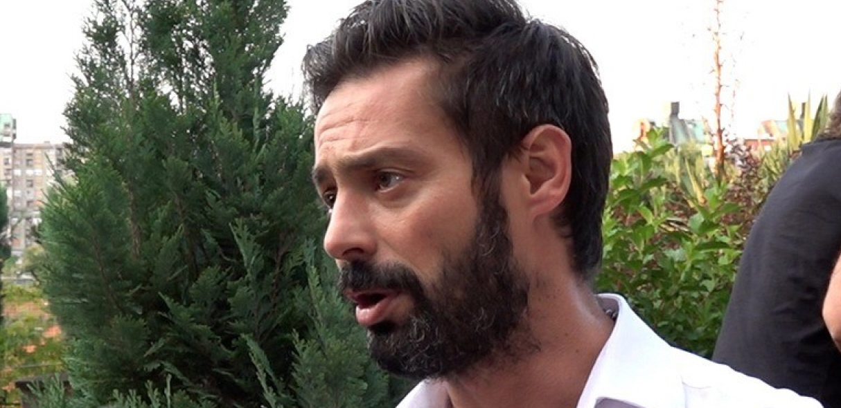 SRPSKI GLUMAC NEMA MILOSTI ZA SILOVATELJE Oglasio se Milan Vasić nekadašnji prijatelj kaskadera (VIDEO)