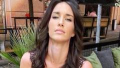 NOGE OD DVA METRA Jelisaveta Orašanin raspametila gledaoce na predstavi, ponela mini haljinu u kojoj se svaki mišić ocrtava (FOTO)