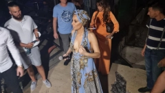 KAO BOGINJA Alo! paparaco uslikao Anu Nikolić pred nastup u Crnoj Gori, pevačica pojavom izazvala ovacije publike, ovakvu haljinu niste videli (FOTO)