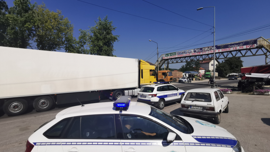 DETALJI STRAVIČNE NESREĆE NA ZRENJANINCU: U prevrtanju automobila povređeni otac i sin