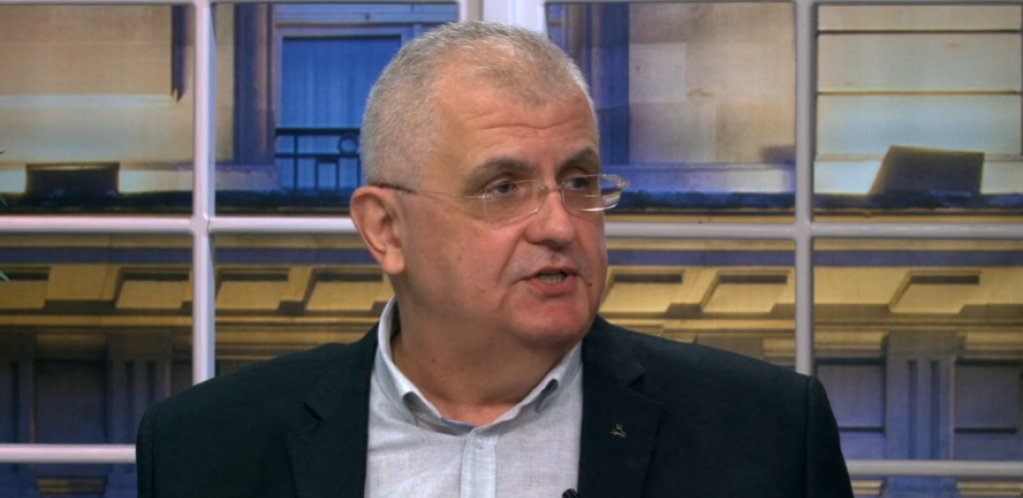 ČANAK "NA IVICI NERVNOG SLOMA" Ceo opštinski odbor pristupio stranci njegovog ljutog protivnika! (FOTO)