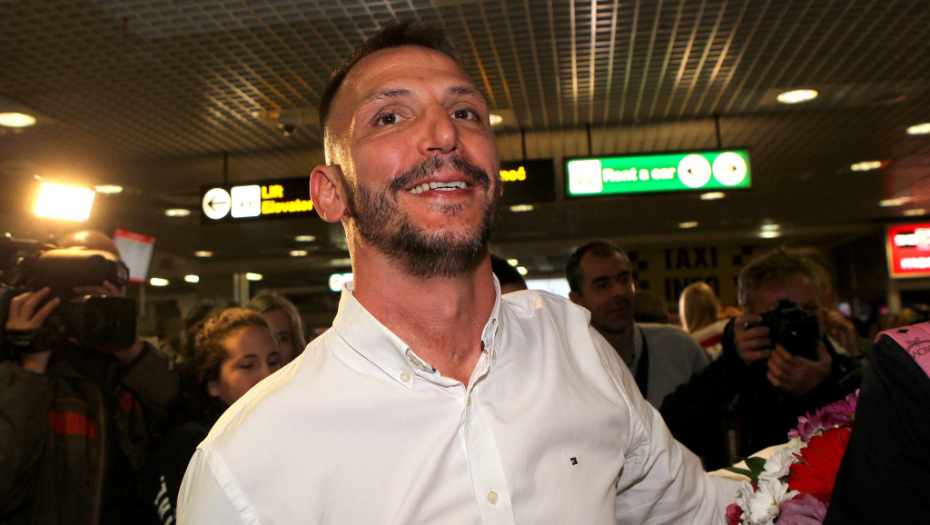 DANILO IKODINOVIĆ PONOVO ZGROZIO JAVNOST Informacija proverena iz prve ruke: U školi Hulja, u kraju Suzana!