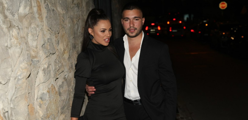 SKANDAL! Bojana Rodić se pući i pozira dok divlja u skupocenom automobilu i to bez pojasa, javnost ogorčena na Šijanovu verenicu! (VIDEO)