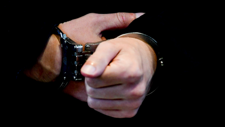 ISPROSIPAO BENZIN PO STANU, PA GA ZAPALIO Uhapšen muškarac u Obrenovcu zbog sumnje da je počinio više krivičnih dela