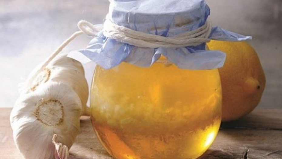 ELIKSIR MLADOSTI SA KAVKAZA OSVOJIO SVET Za samo nekoliko dana očistićete telo i vratiti izgubljenu energiju, evo kako se pravi