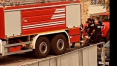 "KLEČIMO PRED VAŠOM DOBROTOM" Gore društvene mreže - Grci ne mogu da zahvale našim vatrogascima na pomoći (FOTO)
