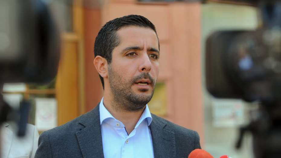 VELIKI DAN ZA MINISTRA MOMIROVIĆA Presrećan zbog sina, objavio fotografiju koju javnost retko viđa