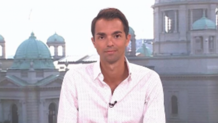 FILIP ČUKANOVIĆ SE POHVALIO Konačno imam kovid propusnicu! Voditelj pokazao snimak kako prima treću dozu vakcine! (VIDEO)