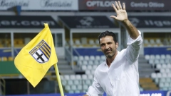 ZGROŽEN JE PATNJOM NARODA Legendarni golman ne veruje šta gleda u Avganistanu (VIDEO)