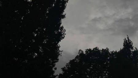 NEBO SE OTVORILO NAD KRALJEVOM Šok snimak jakog nevremena obišao Srbiju (VIDEO)