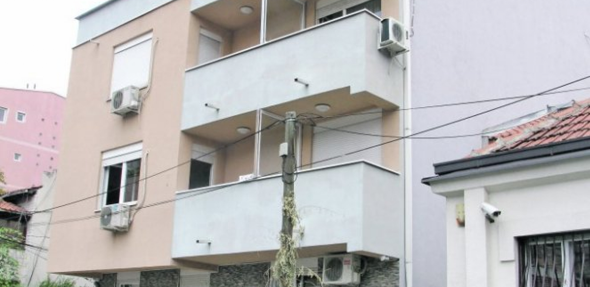 MUK I NEVERICA NA ZVEZDARI POSLE SMRTI POLICAJKE Komšije za Maju imaju samo reči hvale: Kulturna i odmerena žena!