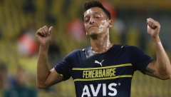 OKAČIO KOPAČKE O KLIN Mesut Ozil završio fudbalsku karijeru
