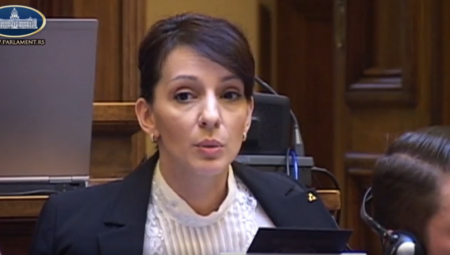 GLUMI ŽRTVU, A UDARA NA VUČIĆEVU DECU! Marinika tvrdi da njen rad utiče na njenu porodicu, a ne vadi iz usta Vučićevog sina