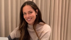 ISPLIVAO PRIVATNI SNIMAK ANE IVANOVIĆ IZ SPAVAĆE SOBE Na sebi ima samo bademantil, gole noge zapalile internet! (VIDEO)