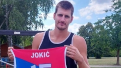 SPECIJALNI DRES REPREZENTACIJE ZA NIKOLU JOKIĆA Uručio mu ga je trener Srbije!