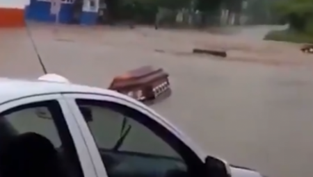 GRAĐANI FLORIDE U PANICI Proglašeno vanredno stanje (VIDEO)