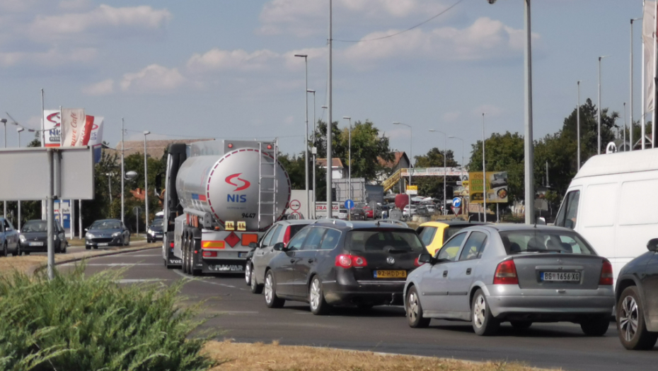 LANČANI UDES DRUGI U BEOGRADU NA ISTOM MESTU Učestvovalo 5 vozila