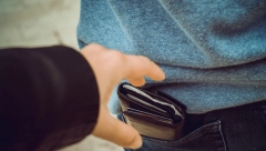 OPLJAČKANI STE, A NISTE NI KRENULI NA PUT Džeparoši koriste nove cake, a evo koje je mesto gde APSOLUTNO caruju!