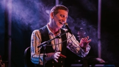 MLAĐI OD MENE IZGLEDAJU KAO MOJ DEDA Hit izjava poznatog pevača nasmejala sve prisutne, otkrio tajnu i šta ga pokreće u ovim vremenima