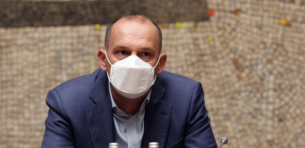 PRVI U SVETU DOBIJAMO NOVI LEK PROTIV KORONE Lončar otkrio: Potpisan je ugovor sa "Fajzerom"