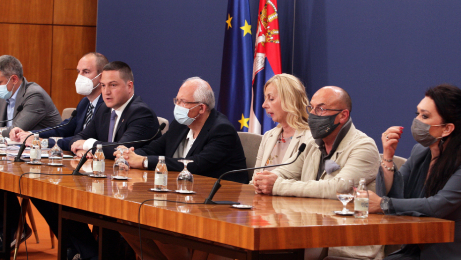 KRIZNI ŠTAB IMA NOVE PREDLOGE Proširiti primenu kovid propusnica, druga mera se tiče škola