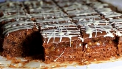 SOČAN KOLAČ KOJI DECA OBOŽAVAJU: Recept za medeno srce svi žele, poslastica uvek nestane sa stola