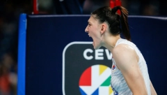 OVA DEVOJKA RUŠI SVE PRED SOBOM Nije tajna, naša Tijana ima top u ruci (VIDEO)