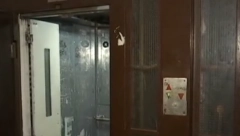 NE, NIJE ZBOG FOTOGRAFISANJA: Znate li zašto OGLEDALO stoji u LIFTU?!