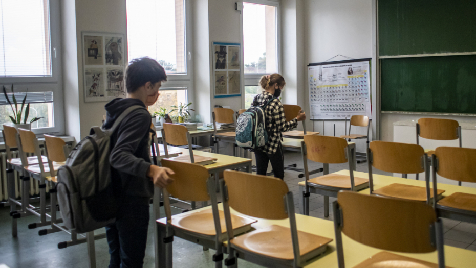 PALA ODLUKA ZA ŠKOLE! Evo kako će đaci pohađati nastavu od ponedeljka