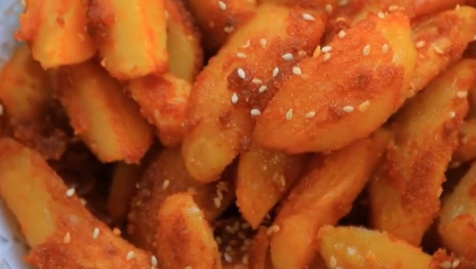 Super recept: Ako dodate ovaj sastojak, krompir će biti neverovatno hrskav