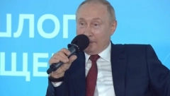 Putin držao predavanje, a onda ga je dečak prekinuo i počeo da ga ispravlja! Evo šta se dogodilo nakon toga (VIDEO)