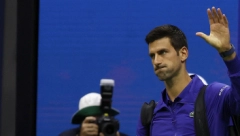 NAROD SE UŽELEO NOVAKA Zaustavljali ga i delili mu poklone, neverovatno je koliko ga vole (FOTO)