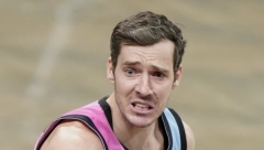 PRAVO NIOTKUDA Čikago otpustio Dragića