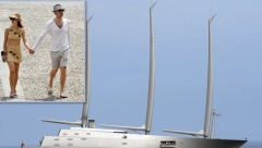 JAHTA NEVIĐENIH RAZMERA UPLOVILA U SPLIT Sandra i Andrej Meljničenko stigli u Hrvatsku!