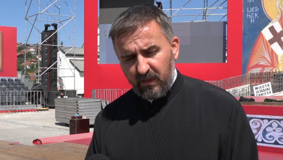 PROTOJEREJ  PEJOVIĆ PORUČUJE Ustoličenje isključivo verski čin!