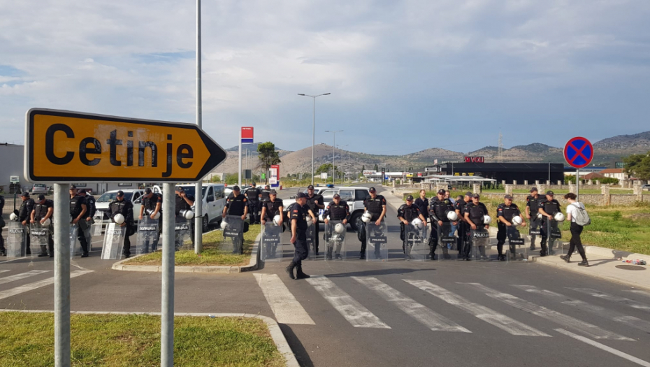 AMBASADA SAD HITNO REAGOVALA Upozorili Crnu Goru: Smirite se!