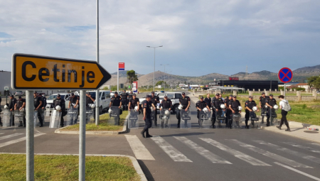 AMBASADA SAD HITNO REAGOVALA Upozorili Crnu Goru: Smirite se!
