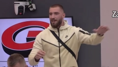 SA STANIJE PREŠAO PONOVO NA MILICU Dohvatio Milicu pred svima, nije mogao da se obuzda (VIDEO)