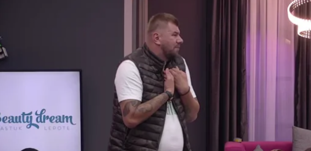 JANJUS PONOVO PREVARIO ŽENU Svima pokazali da su više od prijatelja, usledila prava ljubavna svađa! (VIDEO)