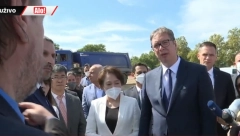 SKANDALOZNI VELEOBRT Opozicija traži da Vučić zatvori građane Srbije