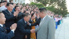 ZASTRAŠUJUĆI UTISAK SA VOJNE PARADE SEVERNE KOREJE Kim Džong Un poslao svetu dve skrivene poruke