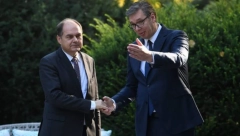 PREDSEDNIK VUČIĆ SE SASTAO SA ŠMITOM Saglasni da je očuvanje mira u BiH i celom regionu od presudnog značaja