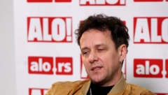 OGLASIO SE DŽENAN Nakon nesreće u kojoj mu se automobil prevrnuo, pevač poručio samo jedno