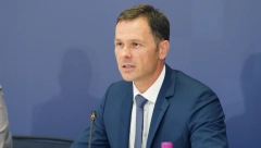 MINISTAR MALI OČITAO BUKVICU Cilj današnjih kritičara vlasti nije bolji kvalitet života građana, već fotelja iz koje će moći lako da pune svoje džepove