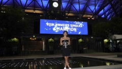 SREĆA PA JE NIJE POSLUŠALA! Baka britanskog čuda od deteta želela da Ema završi karijeru!